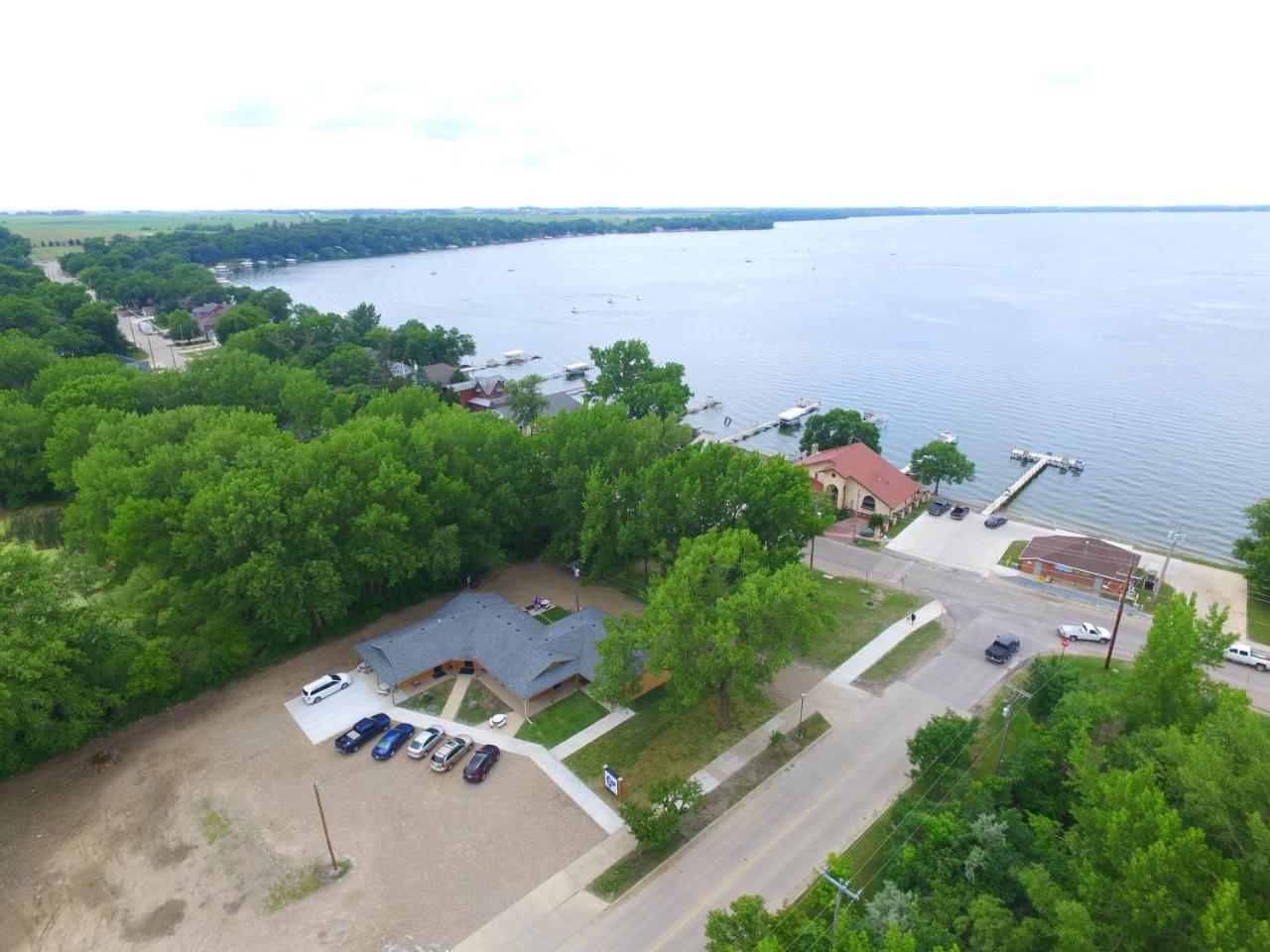 Big Spirit Resort Spirit Lake ภายนอก รูปภาพ